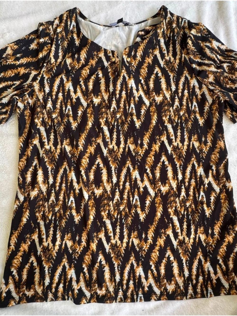 Antthony Black, Brown & Cream Abstract Chevron Short Sleeve Blouse